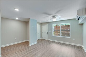 710 Jesse Jewell Pkwy SE in Gainesville, GA - Building Photo - Building Photo