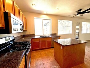 39879 Hillsboro Cir in Murrieta, CA - Building Photo - Building Photo