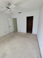 1235 S Highland Ave, Unit Apt D308 in Clearwater, FL - Building Photo - Building Photo