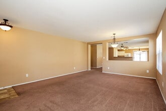 3012 W Running Deer Trail in Phoenix, AZ - Building Photo - Building Photo