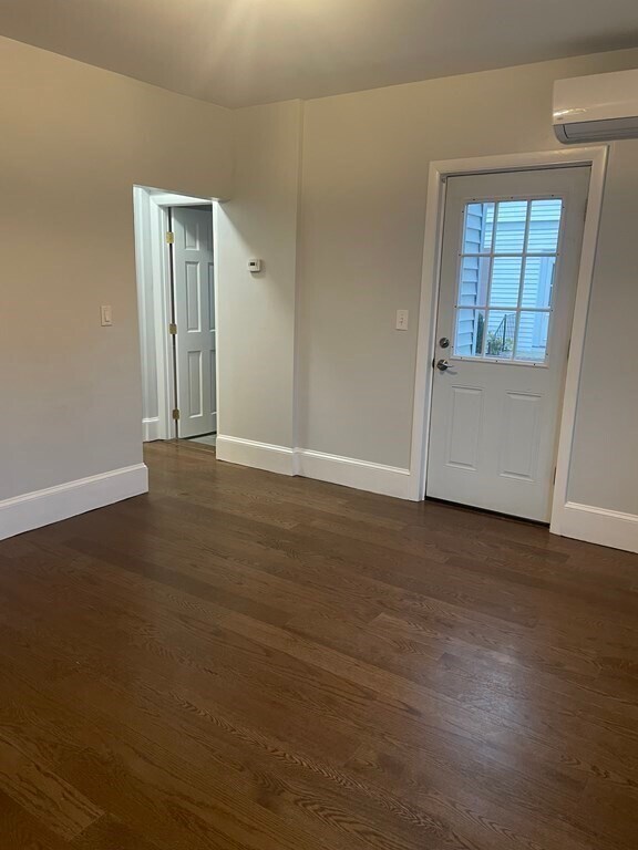 215 Adams St in Newton, MA - Building Photo - Building Photo