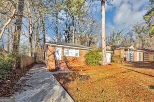 2259 Nelms Dr SW in Atlanta, GA - Building Photo