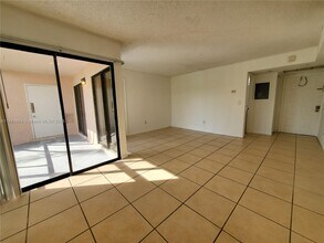 1017 Washington Cir in Homestead, FL - Building Photo - Building Photo
