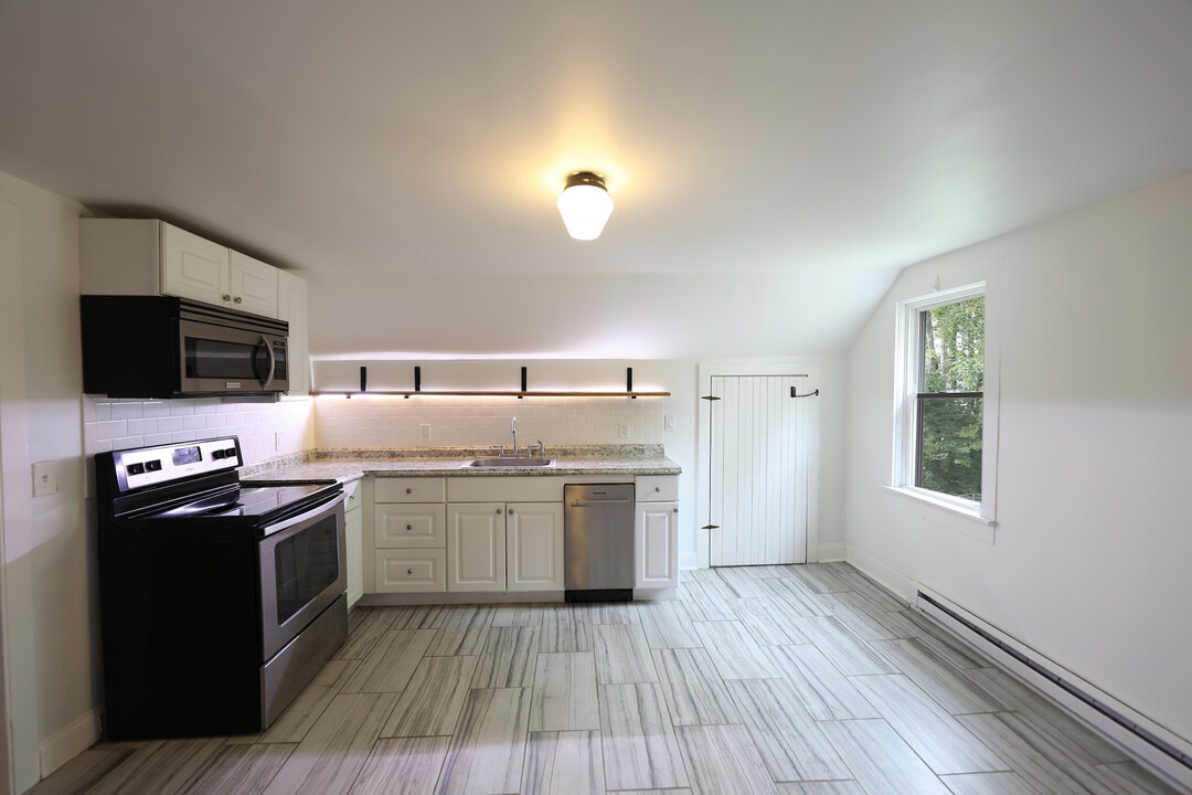 6 Hammersley Ave, Unit 3 in Poughkeepsie, NY - Foto de edificio