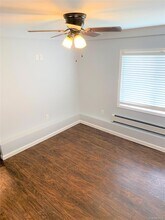 5 Morrison St, Unit Right in Babylon, NY - Building Photo - Building Photo