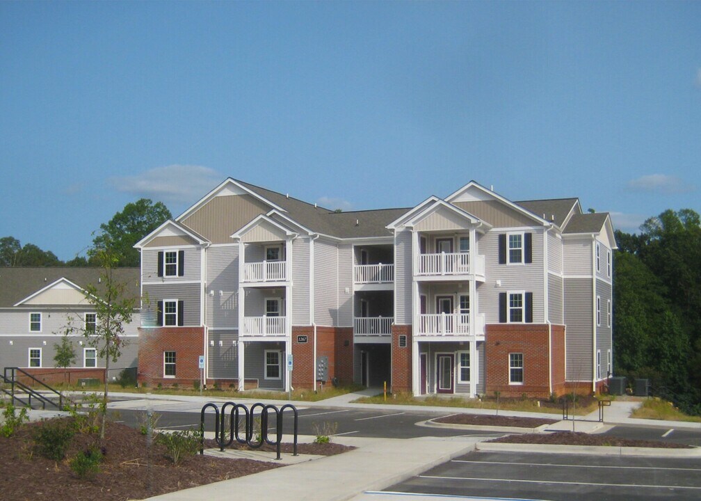 The Reserve at Hickory Commons in Winston-Salem, NC - Building Photo