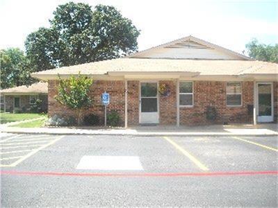 213 N Val Verde in Keene, TX - Building Photo - Building Photo