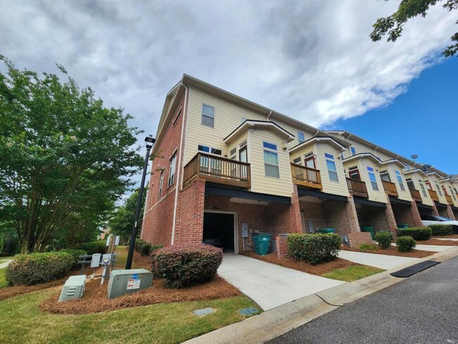 4875 Carre Way in Alpharetta, GA - Foto de edificio - Building Photo