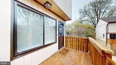1689 Westwind Way in McLean, VA - Building Photo - Building Photo