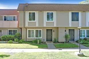 8860 La Riviera Drive-Unit C in Sacramento, CA - Building Photo