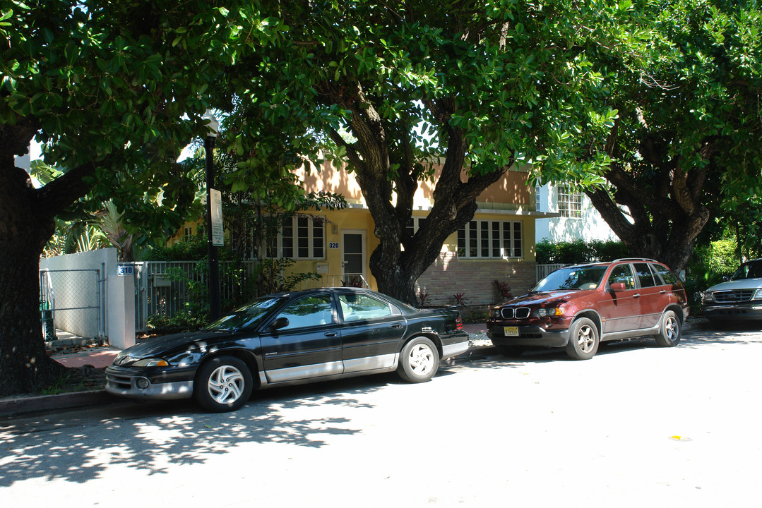 320 Meridian Ave in Miami Beach, FL - Building Photo