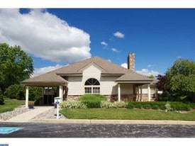 2016 Foxmeadow Dr, Unit 2016 in Royersford, PA - Building Photo