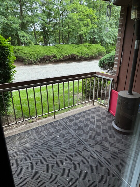 219 Sierra Ct in Woodbridge, NJ - Building Photo