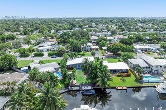 2413 Nassau Ln in Fort Lauderdale, FL - Building Photo - Building Photo