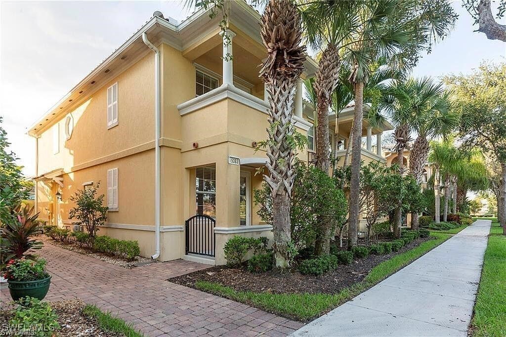 15383 Laughing Gull Ln in Bonita Springs, FL - Foto de edificio