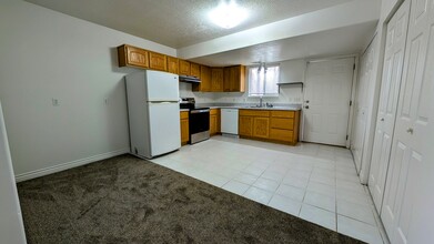 4372 S 1000 W, Unit B in Riverdale, UT - Building Photo - Building Photo