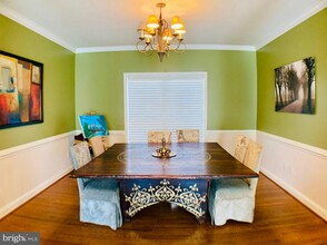 49 Crestwood Ln in Stafford, VA - Foto de edificio - Building Photo