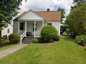 1013 Montrose Ave in Charlottesville, VA - Building Photo - Building Photo