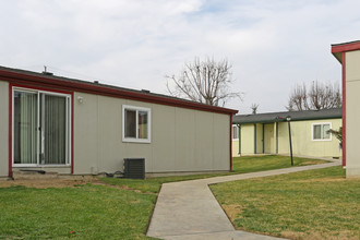 Vintage West Apartments in Livingston, CA - Foto de edificio - Building Photo