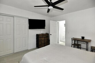 3064 S Atlantic Ave in Daytona Beach, FL - Building Photo - Building Photo