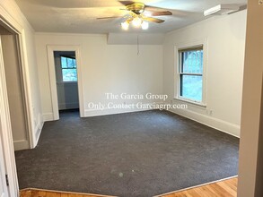 1834 NE 38th Ave, Unit Unit B in Portland, OR - Building Photo - Building Photo