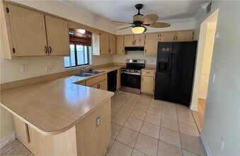 7280 Pebble Beach Rd in Ft. Myers, FL - Building Photo - Building Photo