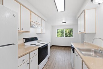864 Lockhaven Dr NE in Keizer, OR - Building Photo - Building Photo