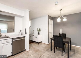 25 Highstream Ct in Germantown, MD - Building Photo - Building Photo