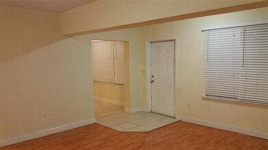 1907 Grant St in Hollywood, FL - Foto de edificio - Building Photo