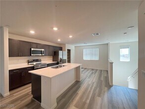 6858 Truffle Gray St in Las Vegas, NV - Building Photo - Building Photo