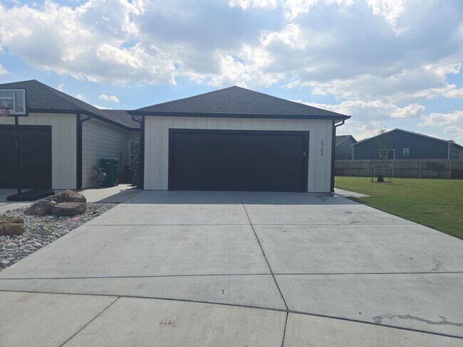 2701-2703 S Greenleaf St in Wichita, KS - Building Photo - Building Photo