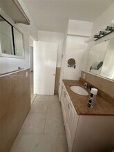 10250 W Bay Harbor Dr in Bay Harbor Islands, FL - Building Photo - Building Photo