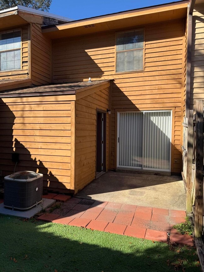 226 Pelham Rd in Fort Walton Beach, FL - Building Photo - Building Photo