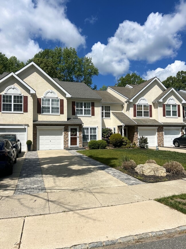 property at 3 Jessica Ct