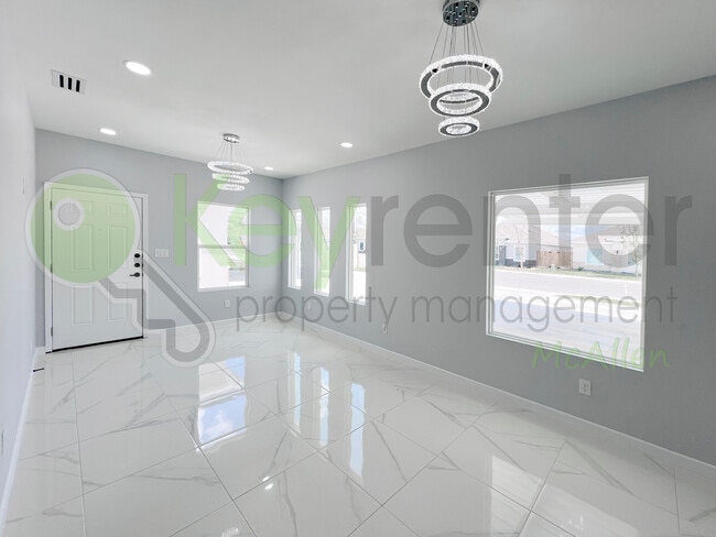 913 N Woodson Ave in Edinburg, TX - Building Photo - Building Photo