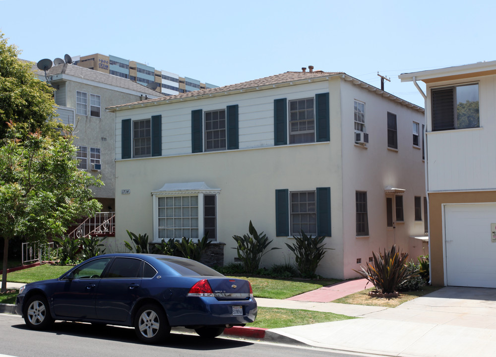 1734 E 1st St in Long Beach, CA - Foto de edificio