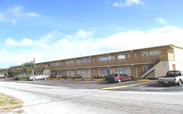 Pompano Gardens Apartments in Pompano Beach, FL - Building Photo