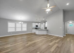 7385 E Bay Blvd in Navarre, FL - Building Photo - Building Photo