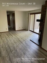 945 Woodridge Ct-Unit -Unit 3B in Lake Geneva, WI - Building Photo - Building Photo