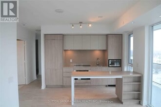 70 Annie Craig Dr in Toronto, ON - Building Photo - Building Photo