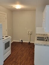 2032 NW 51st St in Kansas City, MO - Building Photo - Building Photo