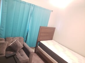 Fully-Furnished Rooms for Rent in Atlanta, GA - Foto de edificio - Building Photo