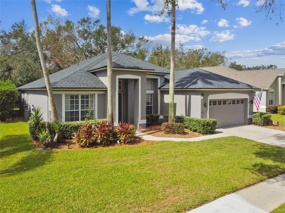 5723 Bent Grass Dr in Valrico, FL - Foto de edificio