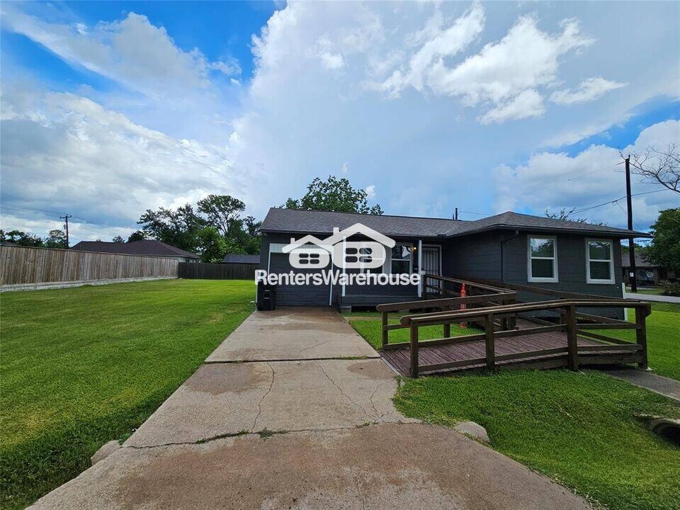 8311 Vera Lou St in Houston, TX - Building Photo
