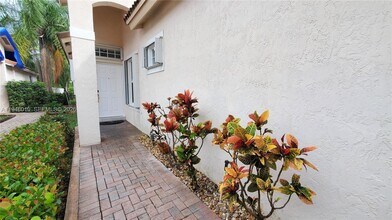 4144 Sapphire Terrace in Weston, FL - Building Photo - Building Photo