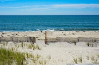 162 Dune Rd in Quogue, NY - Building Photo - Building Photo