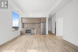 101 Roehampton Ave in Toronto, ON - Building Photo - Building Photo