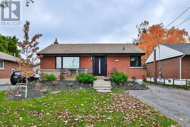 property at 47 Castlefield Dr
