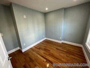 372 Oxford St, Unit 3 in Cambridge, MA - Building Photo - Building Photo