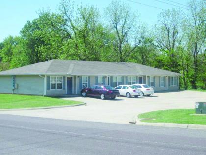 R & L Apartments in Monett, MO - Foto de edificio - Building Photo